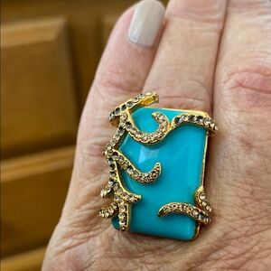 Elegant Gold and Turquoise Statement Ring